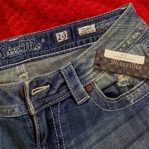 MISS ME NWT Size 29 Cuffed Skinny Jeans